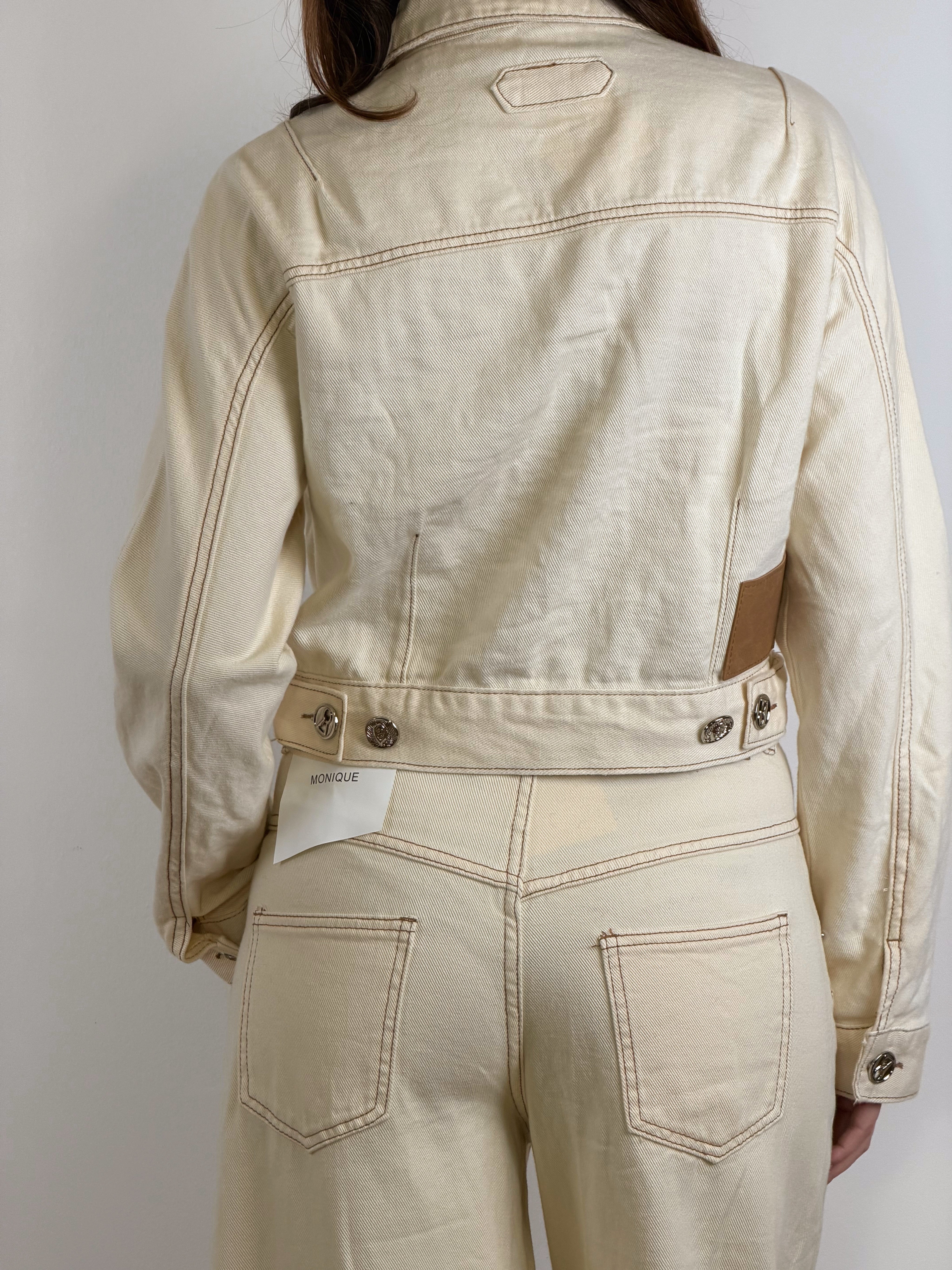 Giacchino Monique Light